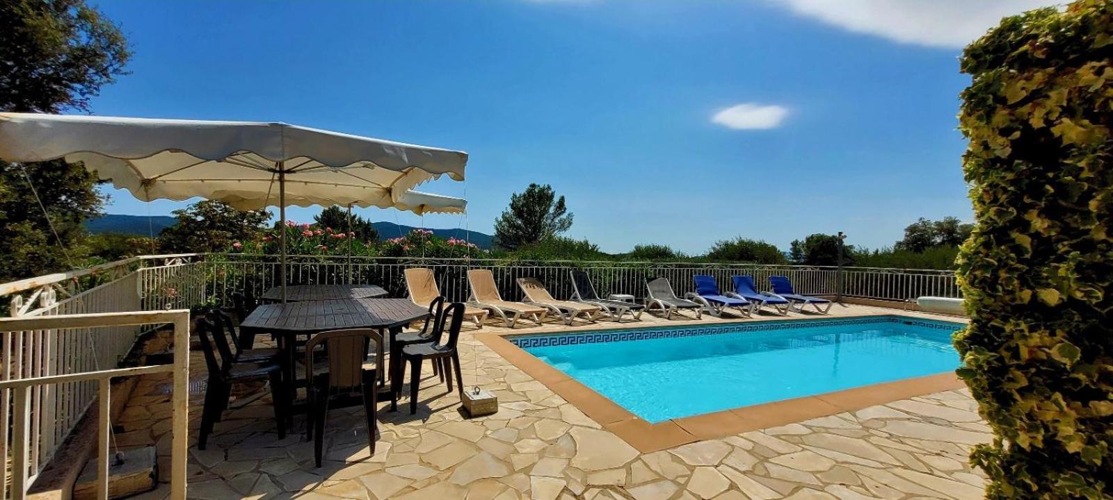 Au Petit Bonheur Villa Carnoules  Exterior photo
